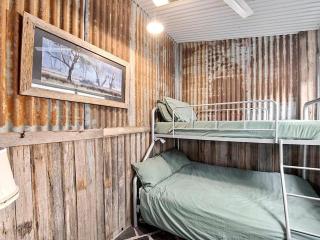 Golden Ash Grove Eco Farm - Yea - 4