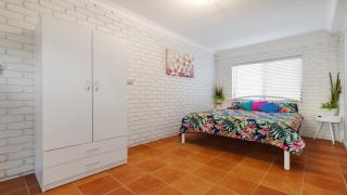 Seahorse On Fawcett - 6