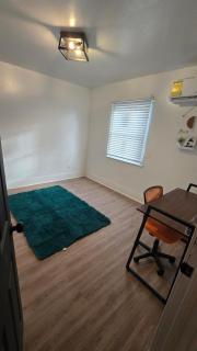 Luxury 4 Bedroom Modern Escape - Detroit - 7