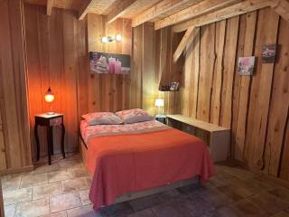 Gîte familial avec piscine chauffée, sauna et activités sur domaine de 15 hectares - FR-1-489-357 - Vernusse - 9
