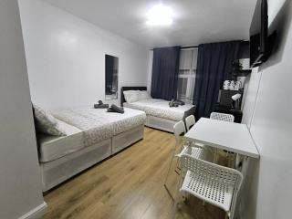 4 person room 3min from South Wimbeldon tube station Room2 - Londra - 7