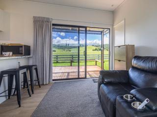 Cozy Cabin with a View - Ohakune Holiday Home - 8