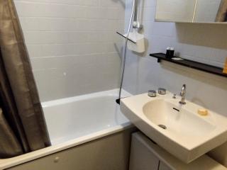 Studio cabine à 200m pistes, bain, balcon - FR-1-771-80 - 3
