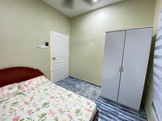 Yellow Retreat House Homestay Batu Gajah - Batu Gajah - 4