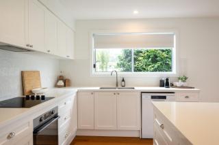 Seaglass Beach House - 8