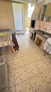 Casa com piscina próximo a Meia Praia, Itapema-SC - Itapema - 4