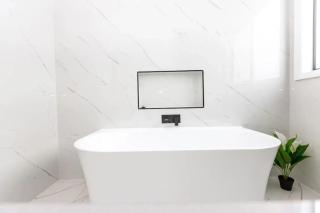 Two Ten Sleeps 10 - Luxury CBD Accommodation! - Wagga Wagga - 6