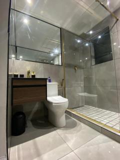 Exclusive Townhouse at The Square - Port Elizabeth - 3
