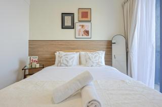 Yolo Signature Suites - 8