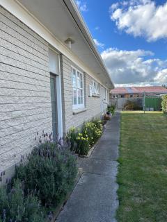 Gracious 3 Bdrm House in Chartwell - 8