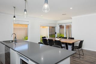 Contemporary Living in the CBD! - Wagga Wagga - 2