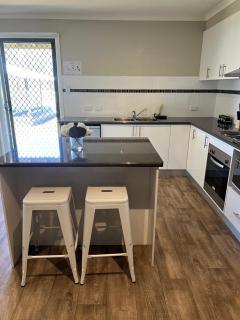 Modern and Inviting - Dubbo - 0