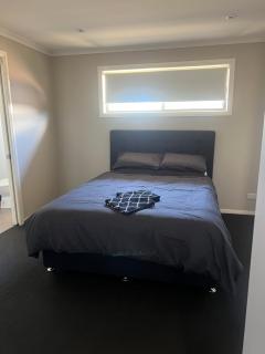 Modern and Inviting - Dubbo - 3