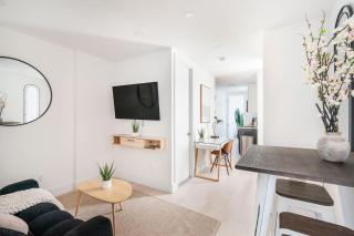 48-3FE 2BR Prime Midtown West - New York - 0