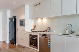 Skyline Serenity - level 62 with stunning views! - Brisbane - 4