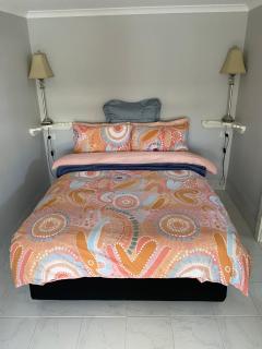 Churchill's B&B twin spa getaway Studio - Swansea - 8