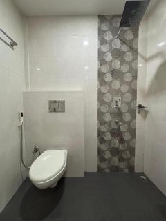 Serenity Inn and Grill - Guwahati - 7