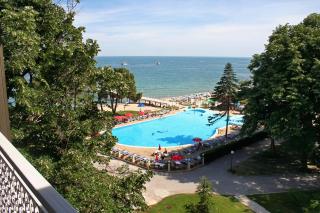 HVD Lotos Hotel - Private Beach & Free Parking - 1