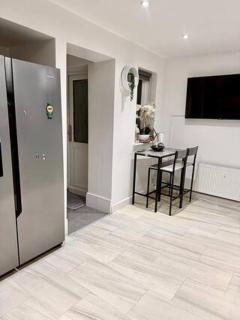 Spacious Twin Room in Cozy Home - Londra - 2
