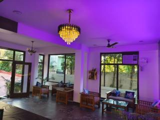 Holiday Highlight By Golden Castle Hotel - Garjia - 4