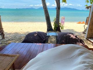 Cozy Beachfront Bungalow - 9