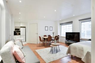 Come in! "Aninkainen" Triplet for 7 people next to Turku bus station! - 4