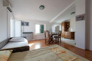 Apartments in Turanj 150 meters from the sea - By TA Leut Agency - 1