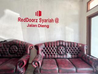 RedDoorz Syariah at jalan Dieng 5 - Kejajar - 4