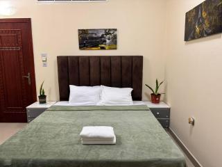 shared bathroom room - 1