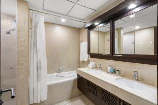 FIRST CLASS 2BR Burj Khalifa & Fountain View - 1