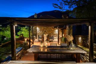 4 Seasons Premium Chalet & Massage Treatments - Palaios Agios Athanasios - 4