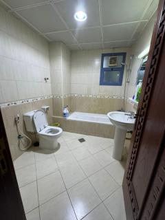 shared bathroom room - 7