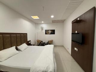Saavan Lodge LLP - Banga - 8