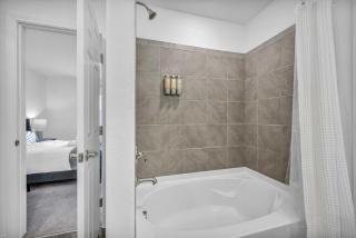 The Modern Gem - Sparkling New Villa - 3