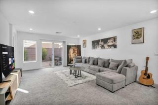 The Modern Gem - Sparkling New Villa - 1