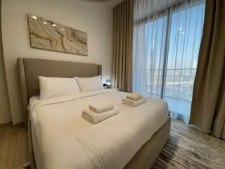 ASHRI HH Spacious Apartment in JVC, Binghatti Luna - 5