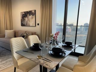 ASHRI HH Spacious Apartment in JVC, Binghatti Luna - 3
