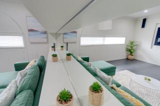 5BR Oasis w RiverViews,Private Pool, Patio, Deck - 5