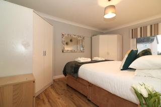 Signature - Stanfield House - 5