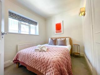 Split Level 2 Bed Apartment- Mayfair - Londra - 1