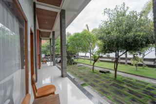 Rommeo Inn Lovina Mitra RedDoorz - Temukus - 2