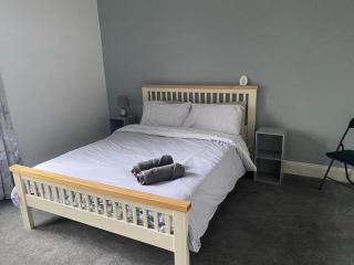 Spacious 4 Bedroom Townhouse - 8