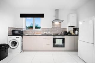 Stylish Apartment - Netflix - Fast WiFi - Parking - Top Rated 4MH - 8