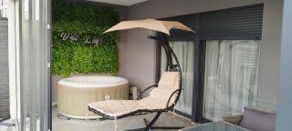 Villa Lago - - 2