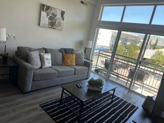 Resort-Inspired Bliss- Modern & Cozy Apartment - Salt Lake City - 4