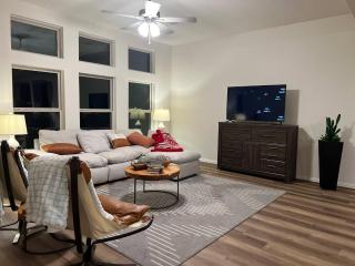 Balmoral LakeSide 5br 4ba House - Humble - 2