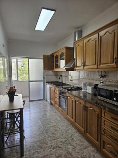 Light Spacious Almada Apartment - 0