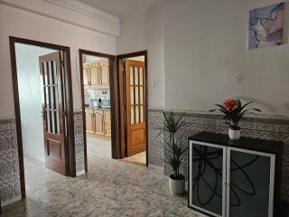 Light Spacious Almada Apartment - 3