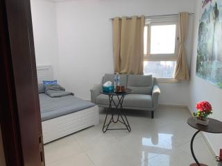 Warm Seaside Guesthouse - 5