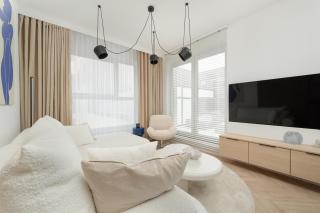 Gwiaździsta Elegant Apartment for 6 Guests with Balcony & Parking by Noclegi Renters - 0